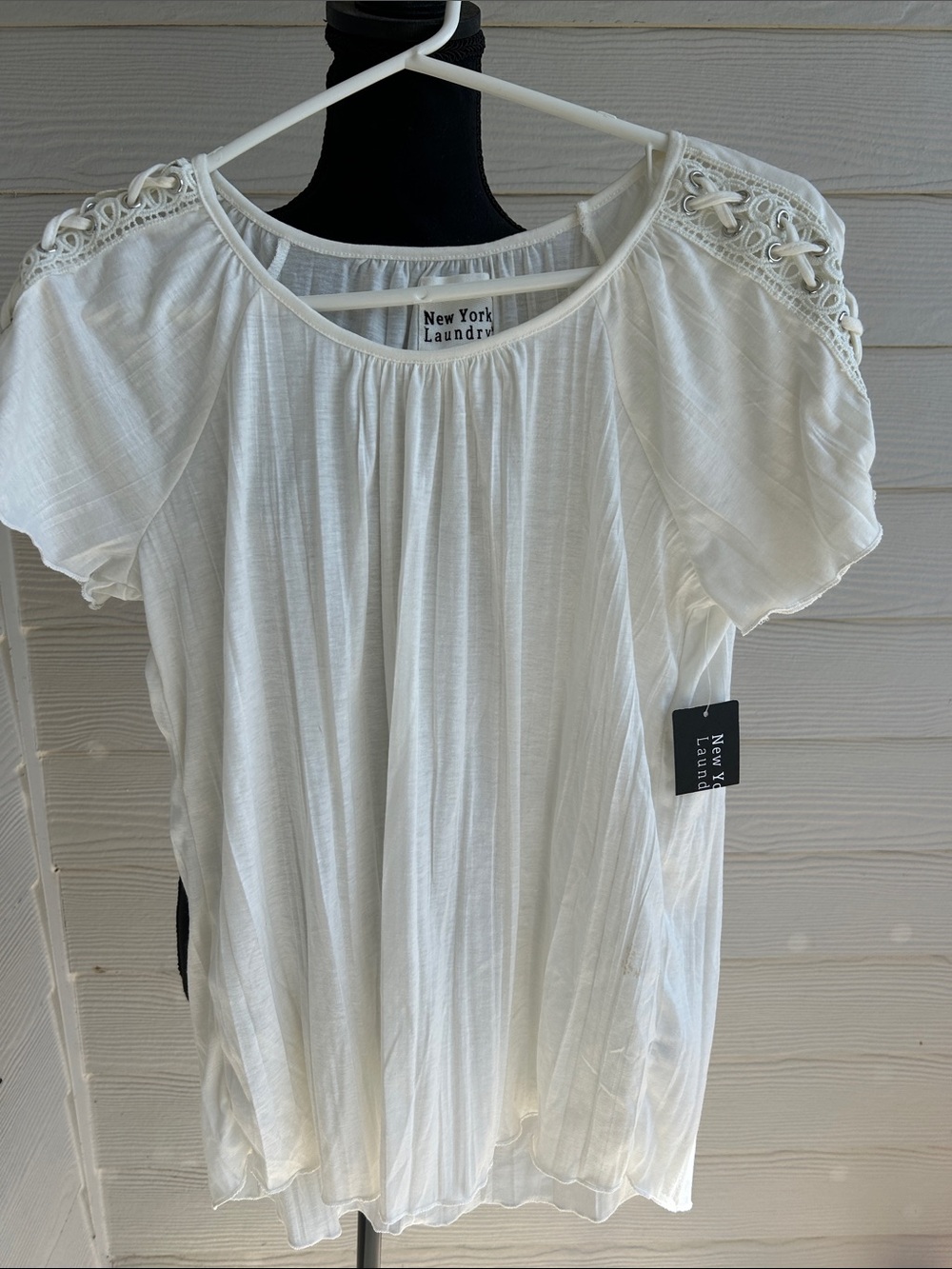 NWT New York Laundry White Crochet-Shoulder Short-Sleeve Blouse. Size Small.